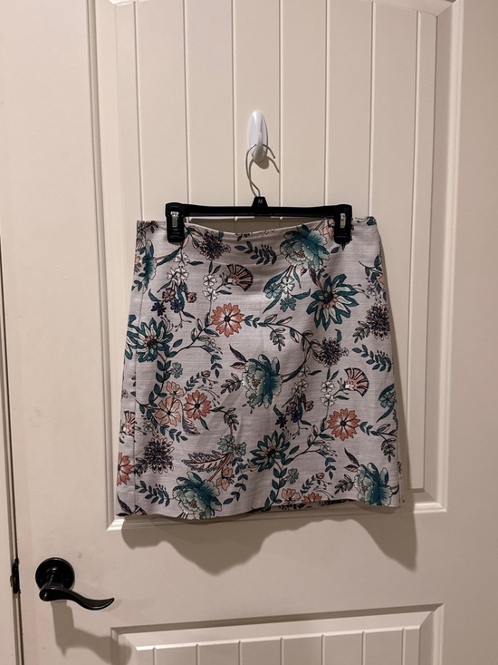 LOFT Dresses & Skirts - LOFT Floral Mini Skirt in Cream with Teal & Coral Flowers